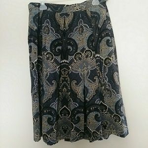 Geiger pleated skirt. 100% wool. Made in Austria